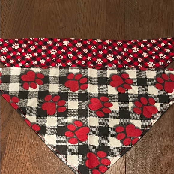 Red and Black Plaid Dog Bandana -1 reversible - Picture 1 of 3